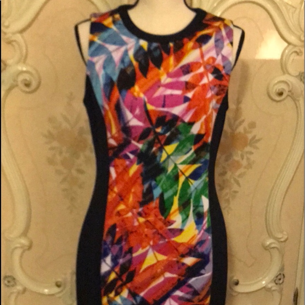 Woman’s dress by London Style Colleccion.